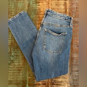 Universal Thread High Rise Straight 4